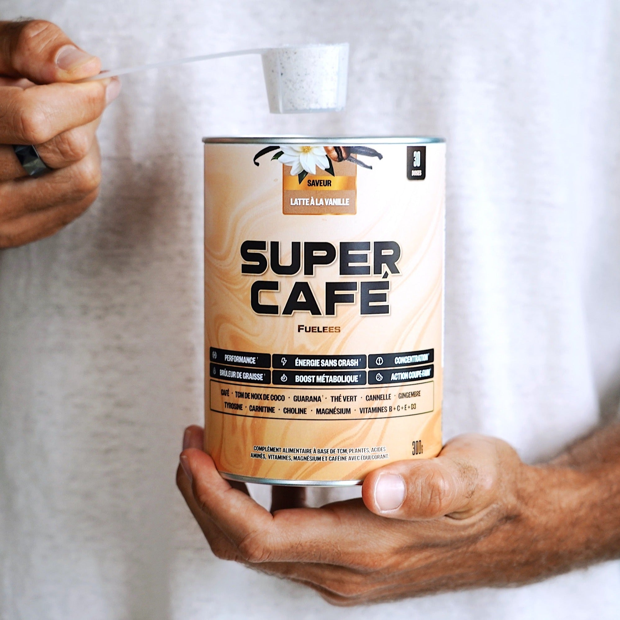 supercafe-scoop-pot-tenu-de-face-benefices